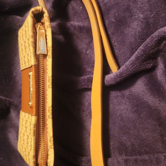 NWOT Michael Kors Belt Bag (S/M) - Picture 3 of 8